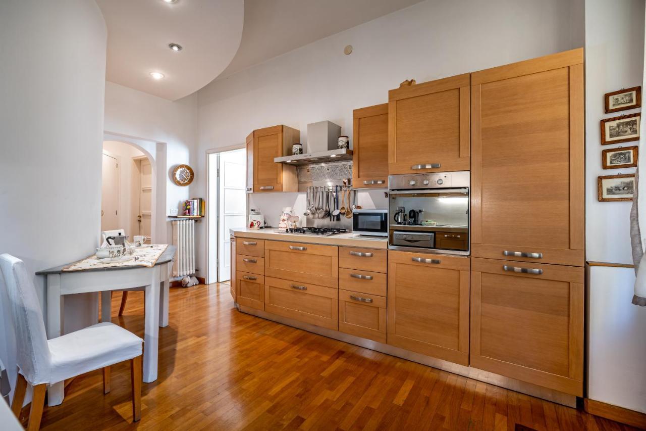 Yid Leopolda Few Minutes From Station Apartment Florenz